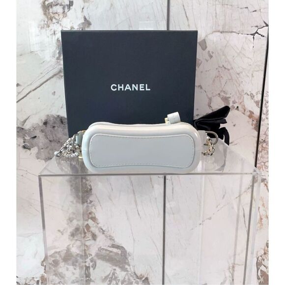 Chanel Women Pre-Loved Bag Very Good Condition - Picture 4 of 9